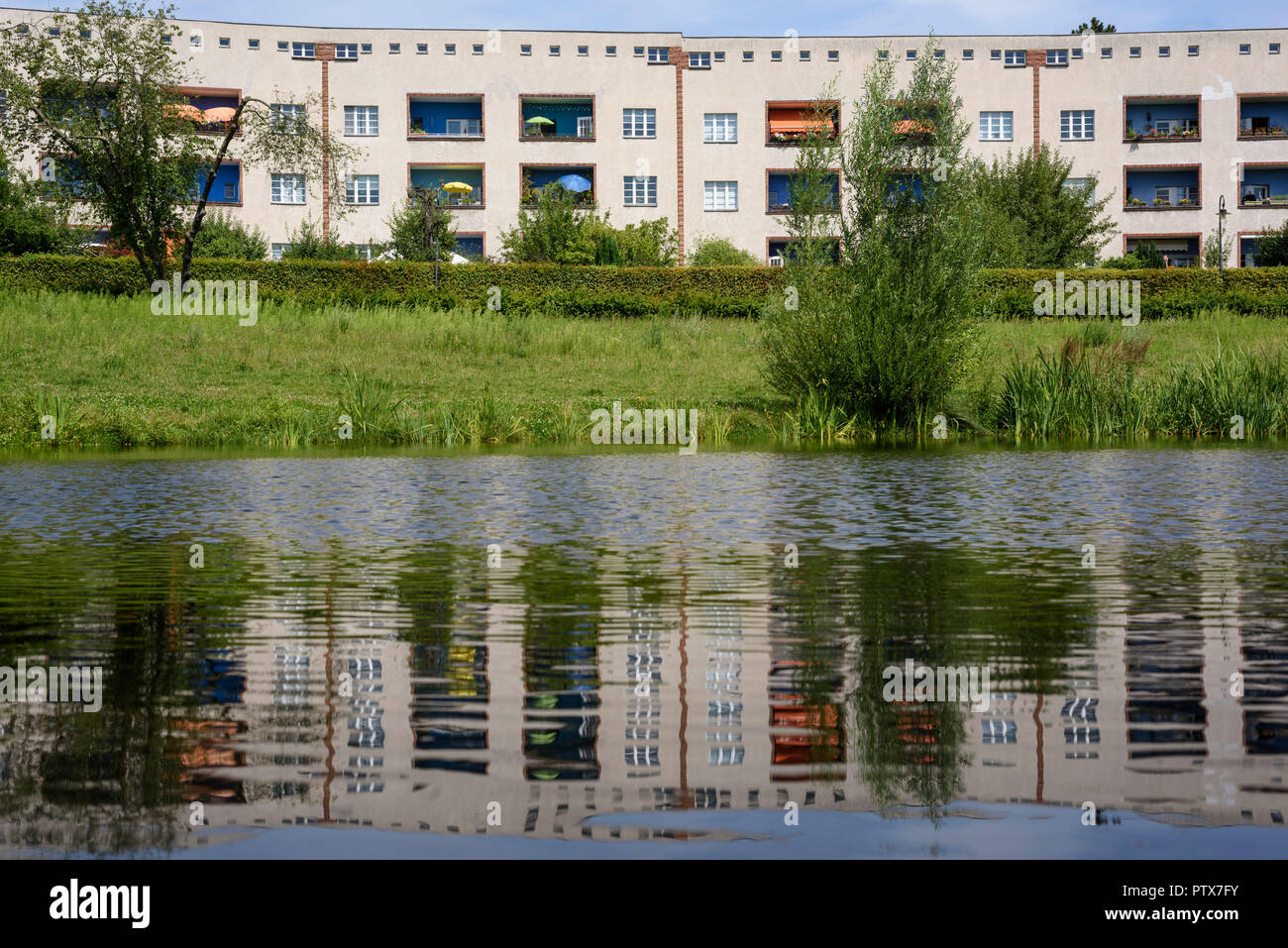 Berlin. Germany. The Hufeisensiedlung Britz (Horseshoe Estate) 1920's modernist housing estate. Designed by architects Bruno Taut and Martin Wagner, & Stock Photo