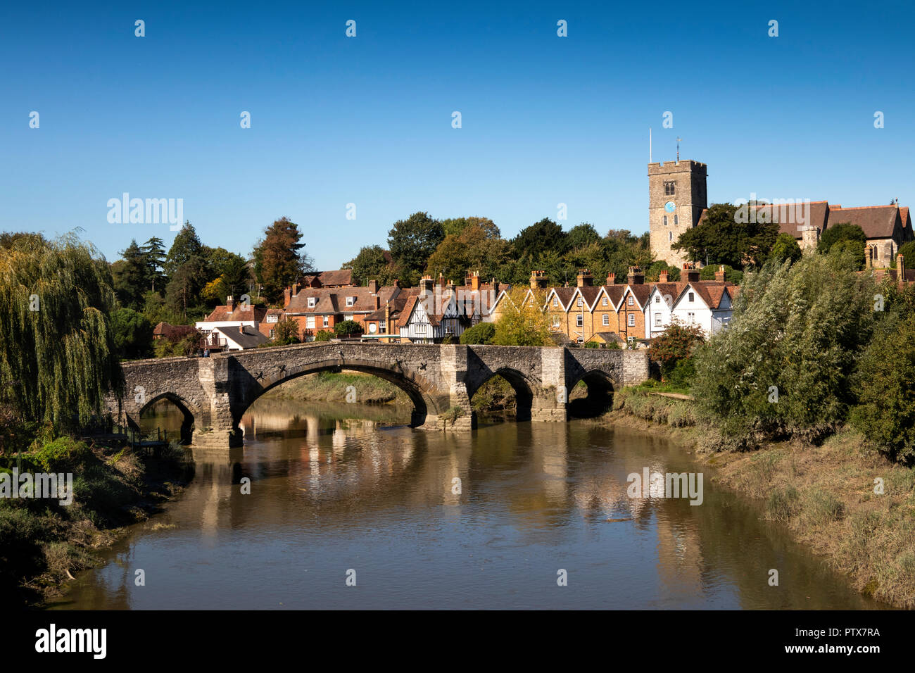 UK, Kent, Maidstone, Aylesford, ancient medieval bridge over River