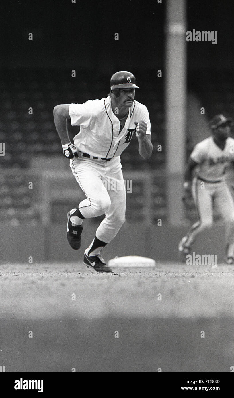 1970s, professional male baseball player in the Major League Baseball (MLB), a batter on the run to a base at a stadium during a training or practice session, USA. Stock Photo