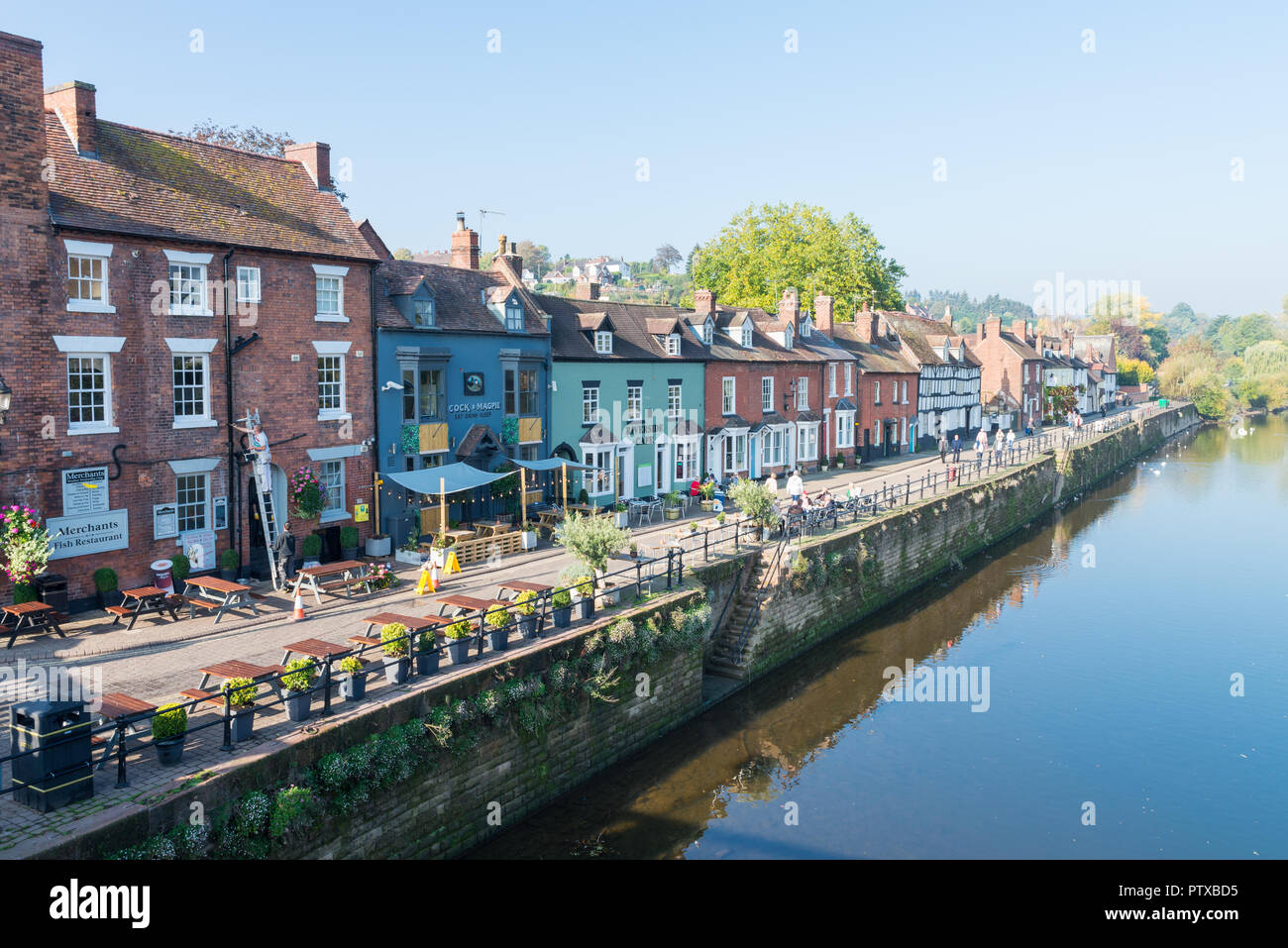 Pubs and cafes on Severn Side North overlooking the River Severn in Bewdley, Worcestershire Stock Photo