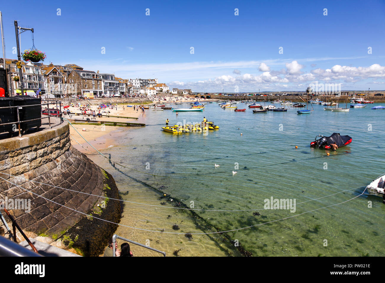 st-ives-harbour-st-ives-cornwall-england-uk-stock-photo-alamy