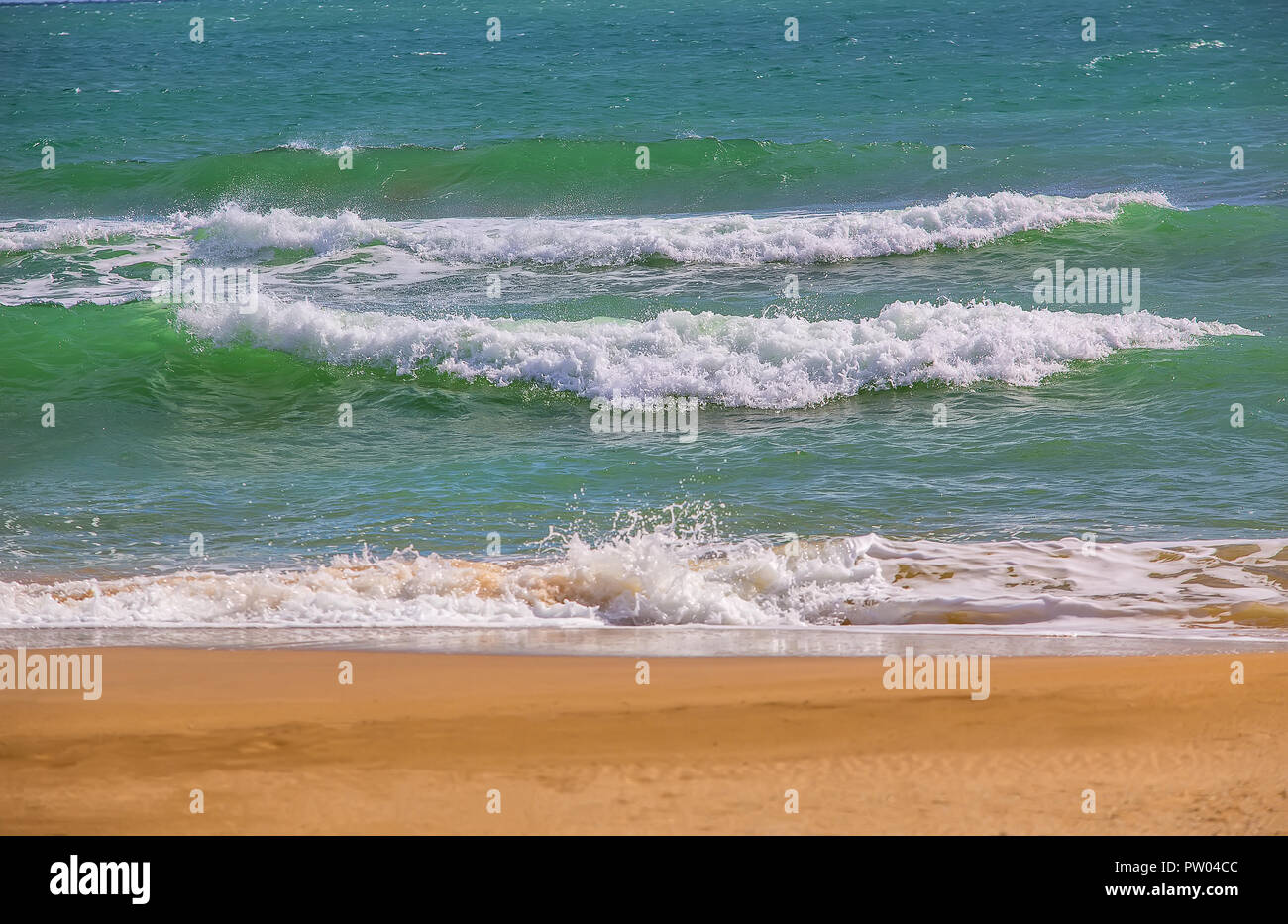 Wavy shore hi-res stock photography and images - Alamy