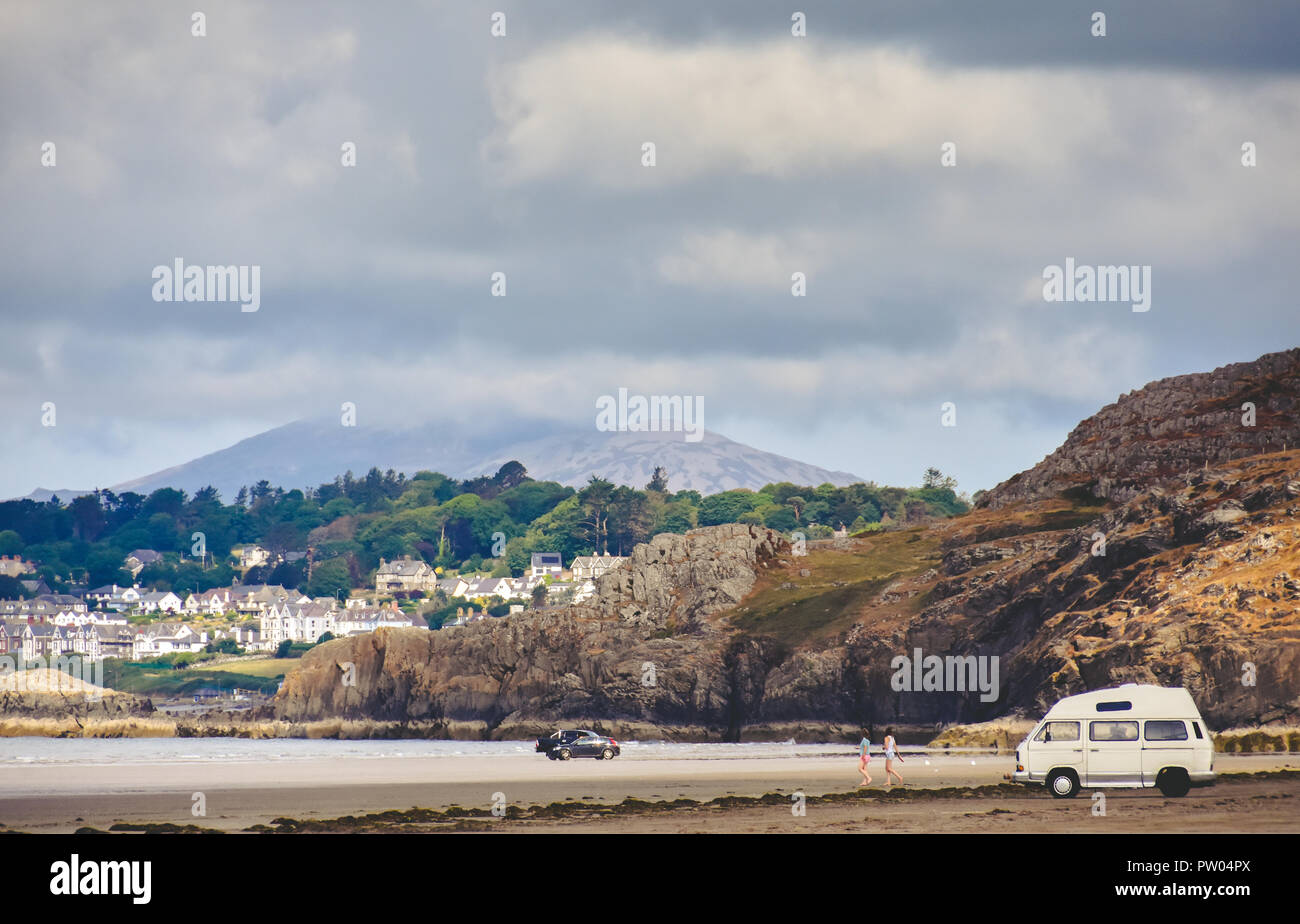 Black Rock Sands Beach, Porthmadog on a glorious summers day with ...