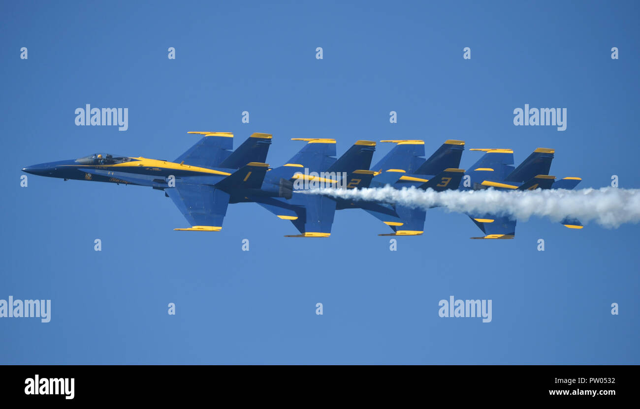 181007-N-ZC358-0230 SAN FRANCISCO (October 7, 2018) The U.S. Navy flight demonstration squadron, the Blue Angels, diamond pilots complete the Left Echelon Parade maneuver during the 2018 San Francisco Fleet Week Air Show. The Blue Angels are scheduled to perform more than 60 demonstrations at more than 30 locations across the U.S. and Canada in 2018. (U.S. Navy photo by Mass Communication Specialist 2nd Class Jess Gray/Released) Stock Photo