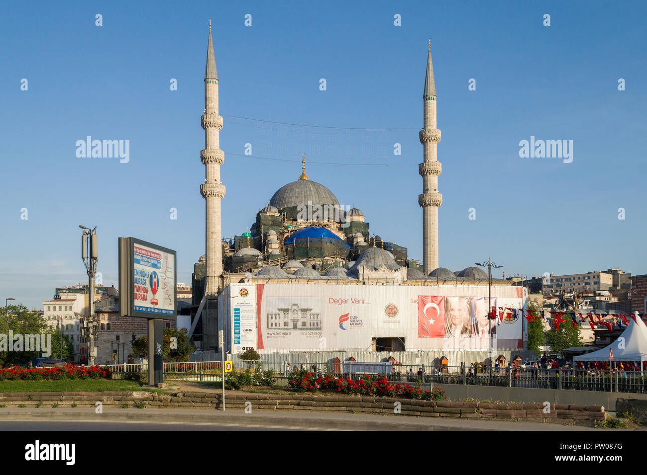 Yeni Cami (New Mosque), Istanbul Old city, Turkey Stock Photo - Alamy