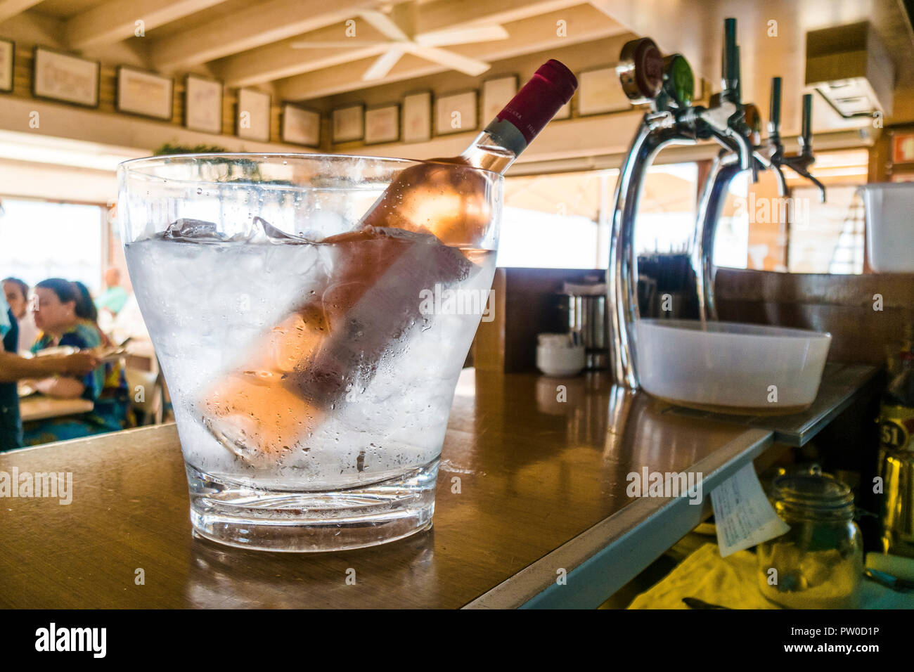 Fancy ice bucket hi-res stock photography and images - Alamy