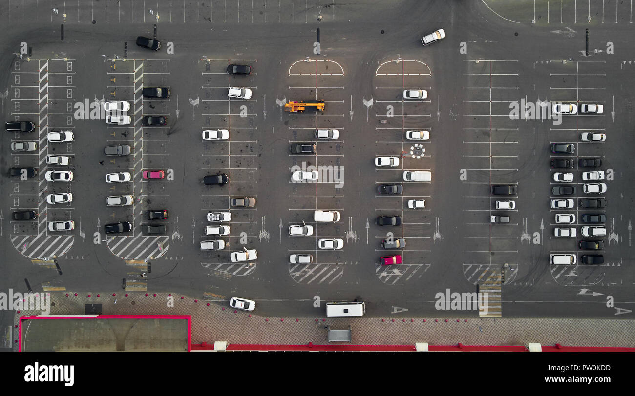 Aerial view parking lot hi-res stock photography and images - Alamy