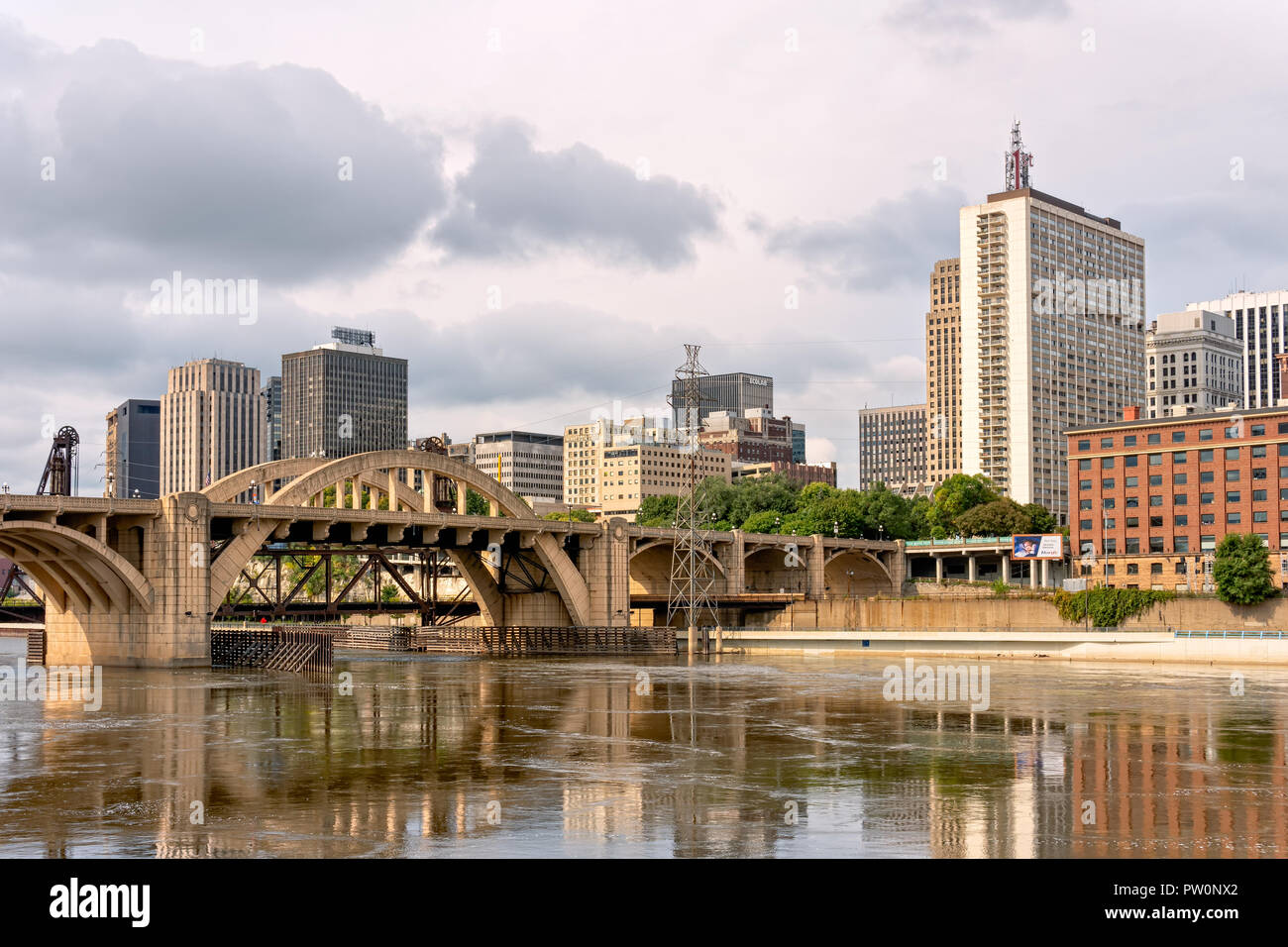 ST. PAUL, MN/USA - SEPTEMBER 30, 2018: The downtown St. Paul skyline in early morning featuring the Lafayette Bridge and Mississippi River. Stock Photo