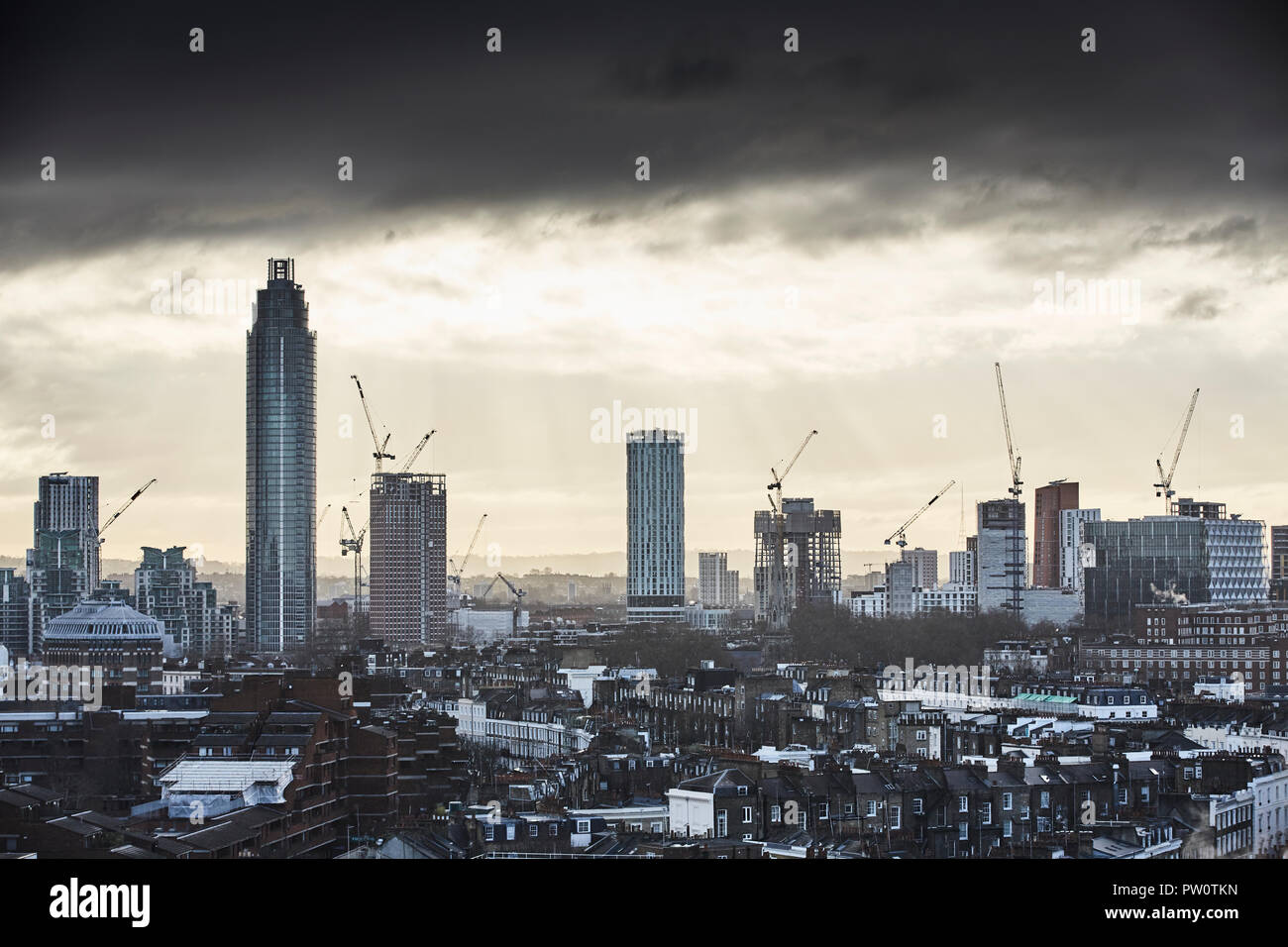 London skyline architecture hi-res stock photography and images - Alamy