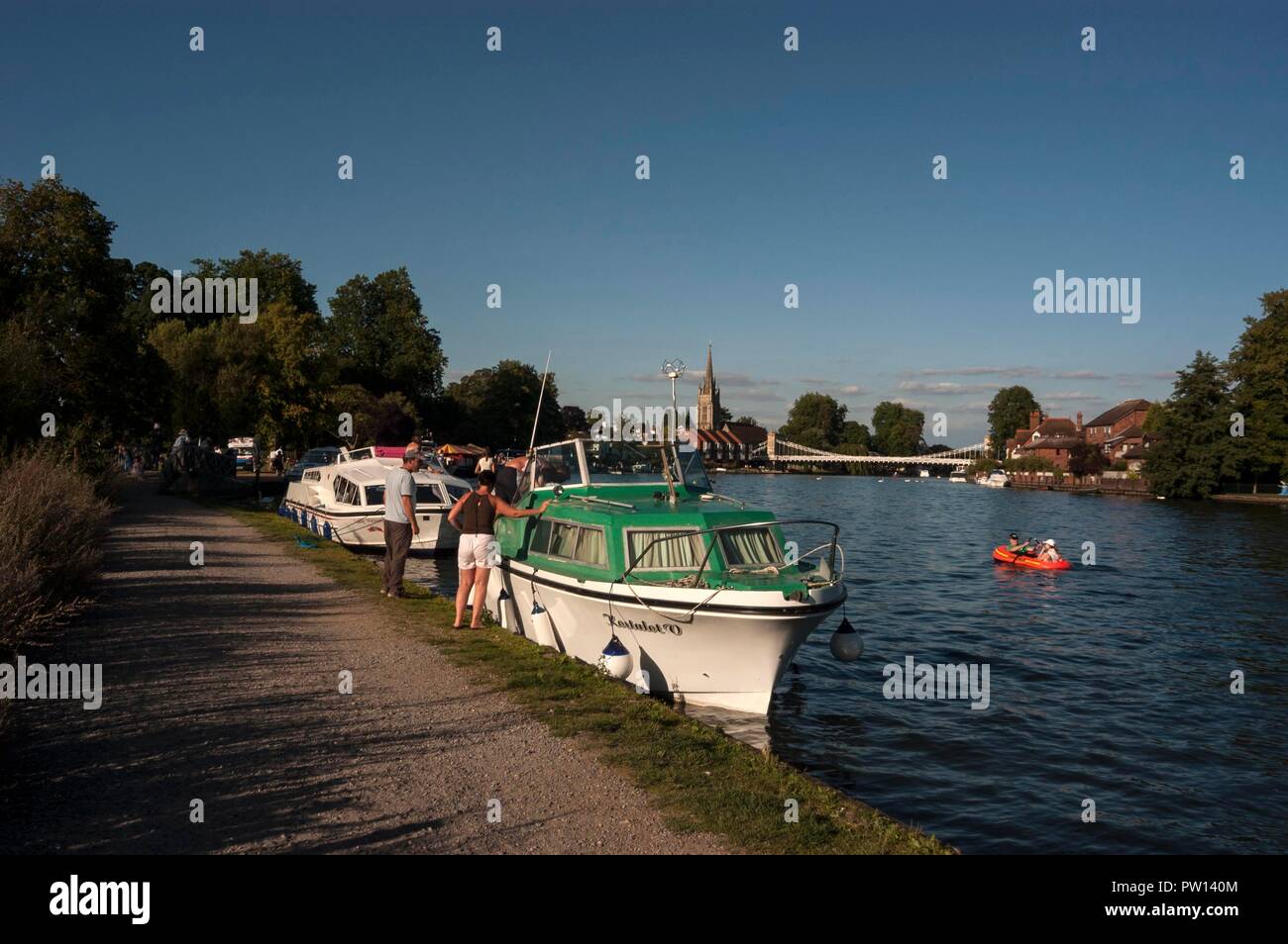 A summer scene of the river Thames at Marlow in Buckinghamshire, Britain Stock Photo Alamy