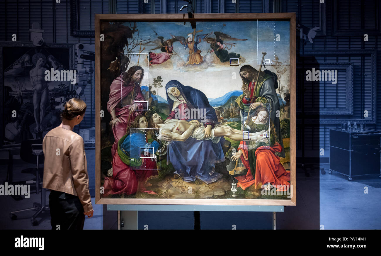 Munich, Germany. 11th Oct, 2018. In the Alte Pinakothek, a museum employee stands in front of