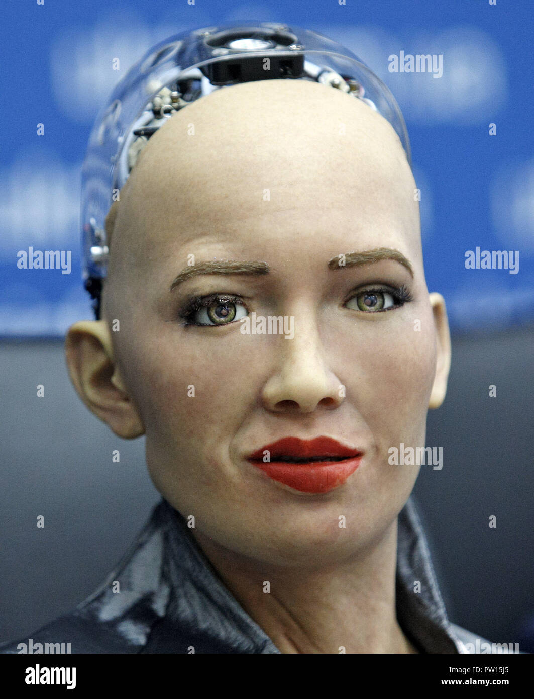 Sophia robot hi-res stock photography and images - Alamy