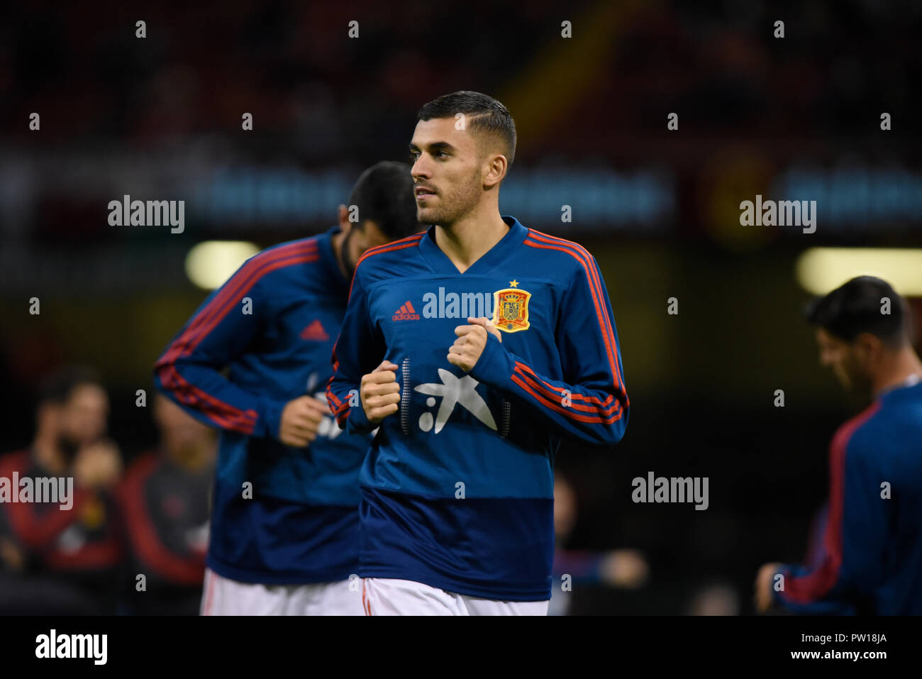 Cardiff, UK. 11th Oct 2018. Wales v Spain, International Football Friendly, National Stadium of Wales, 11/10/18: Spain's players warm up ahead of game against Wales Credit: Andrew Dowling/Influential Photography/Alamy Live News Stock Photo