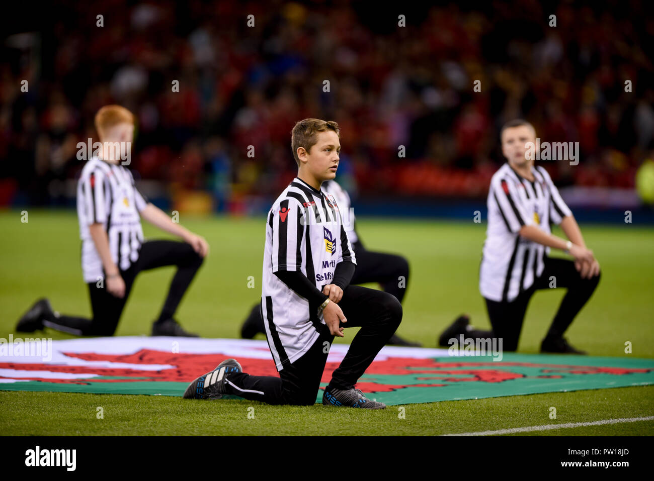 Cardiff, UK. 11th Oct 2018. Wales v Spain, International Football Friendly, National Stadium of Wales, 11/10/18: Mascots Credit: Andrew Dowling/Influential Photography/Alamy Live News Stock Photo