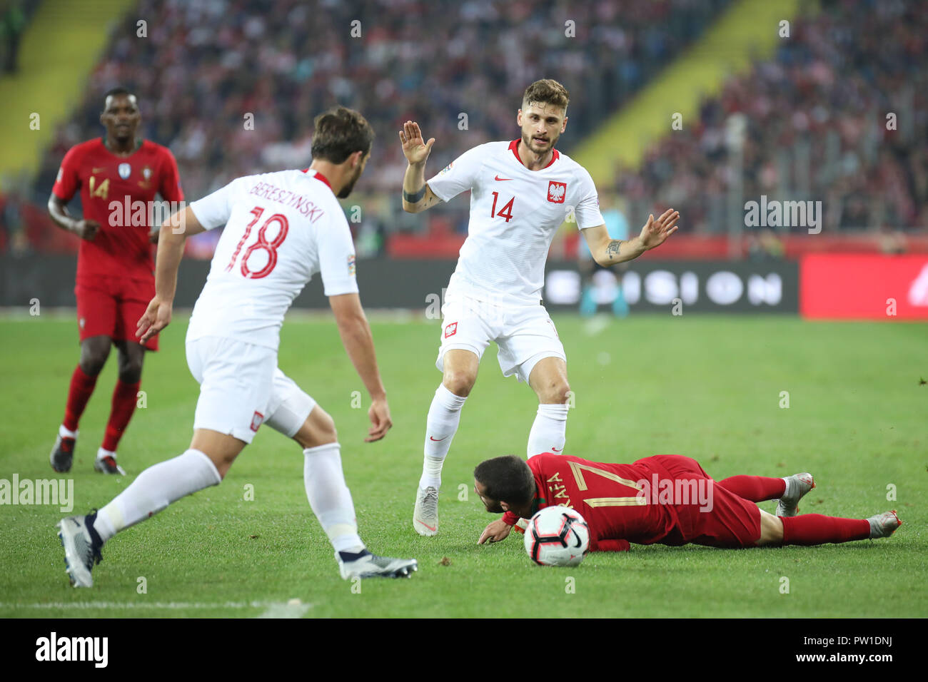 Chorzow, Poland. 11th Oct 2018. UEFA Nations League 2019: Poland - Portugal o/p Mateusz Klich, Rafa Silva Credit: Marcin Kadziolka/Alamy Live News Stock Photo