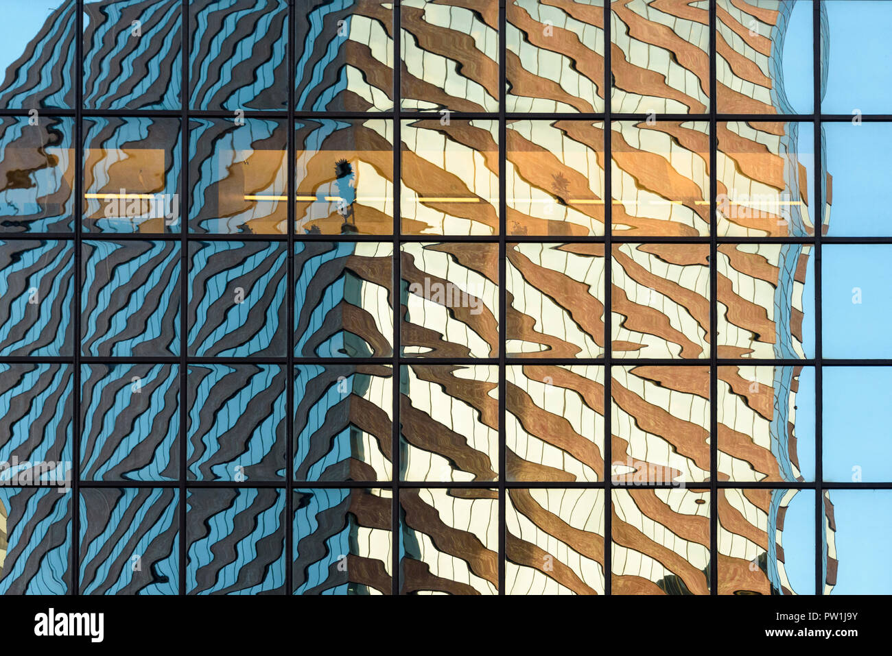 10-2018 Manhattan, New York. Office buildings reflected in the windows of other office buildings. Photo: © Simon Grosset Stock Photo