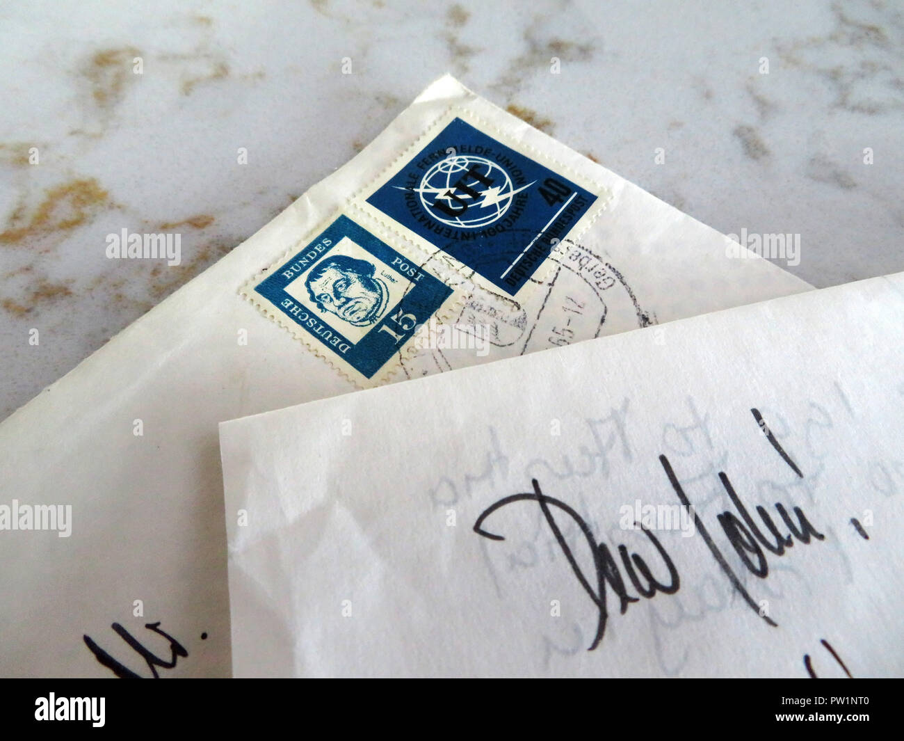 hand written letters from abroad starting with Dear John Stock Photo