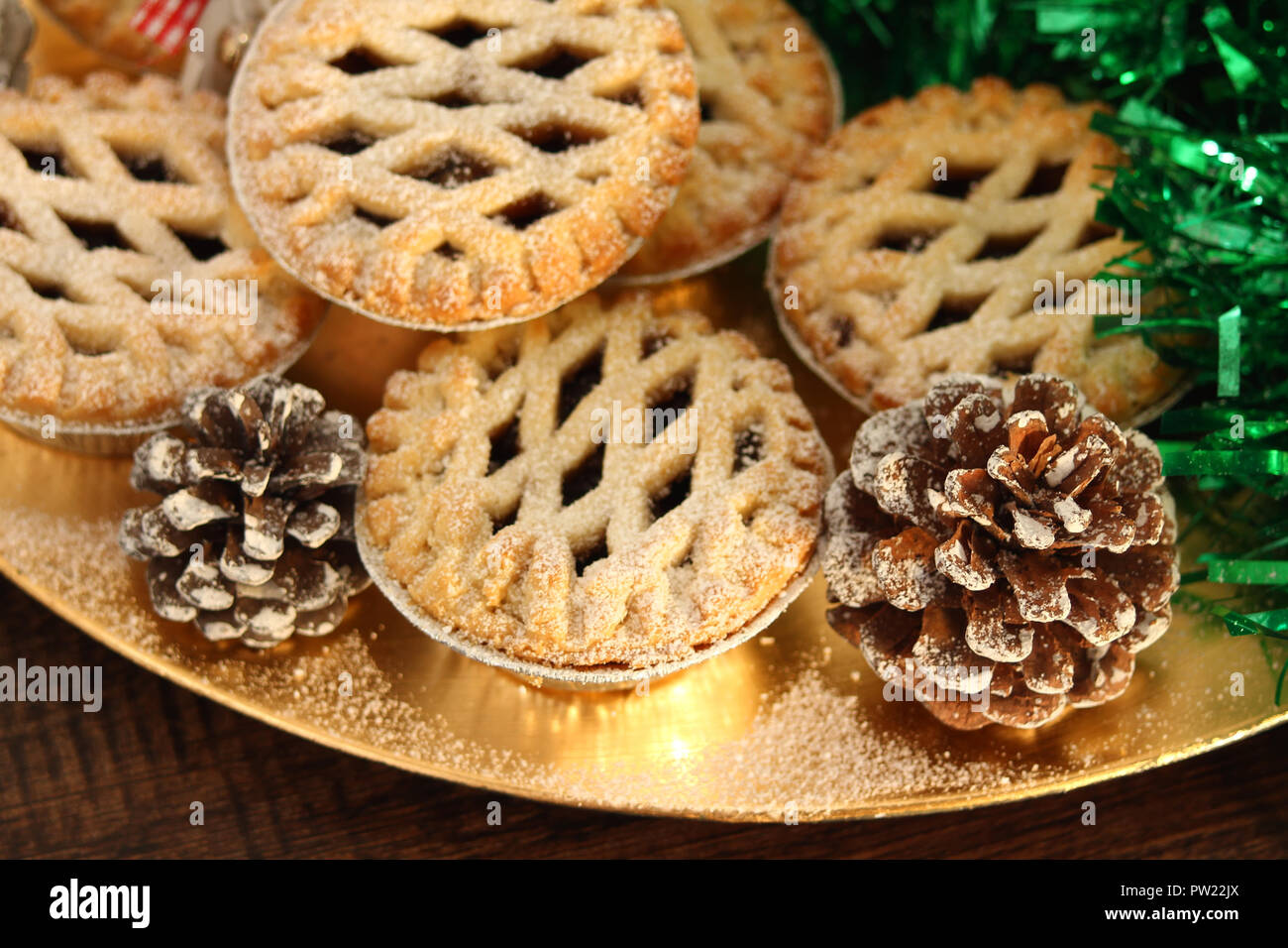 Traditional british mince pies hi-res stock photography and images - Alamy