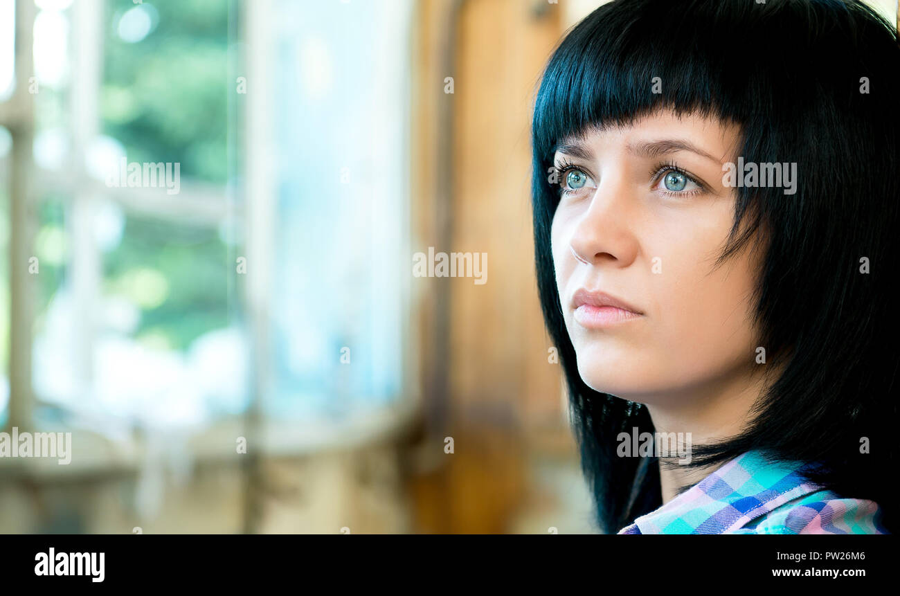 Young brunette woman green eyes hi-res stock photography and images - Alamy