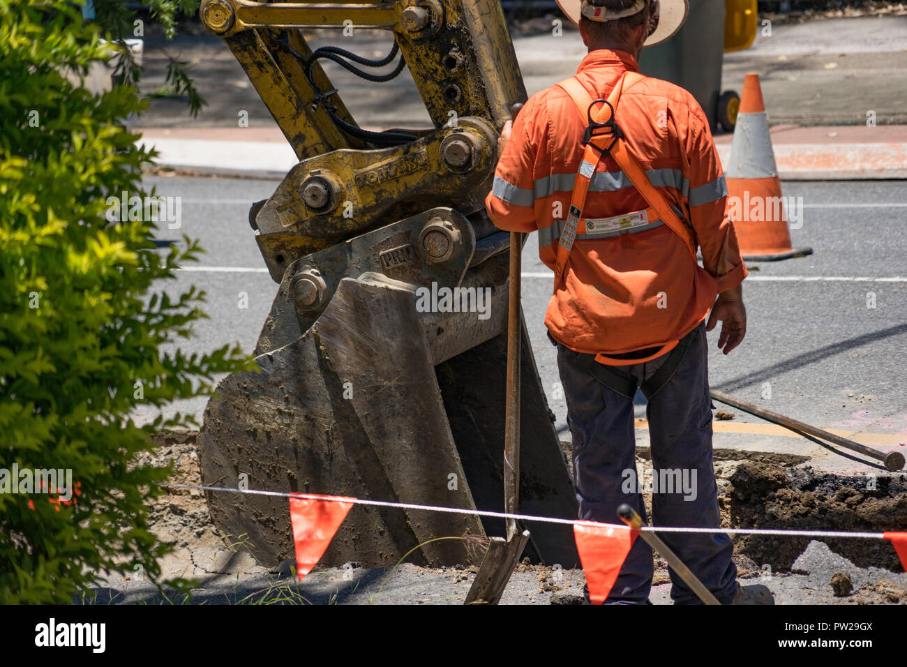 Digging up the roads hires stock photography and images Alamy
