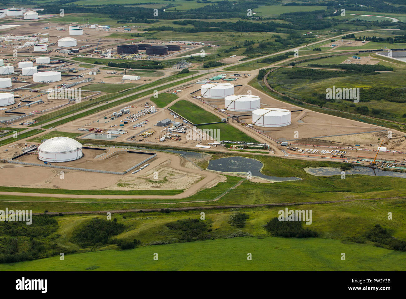 Oil Storage Tanks Canada Stock Photos & Oil Storage Tanks Canada Stock