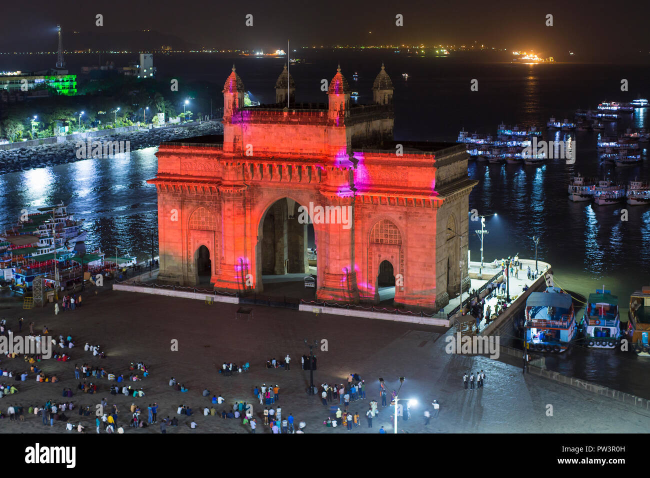 India, Mumbai, Maharashtra, The Gateway of India, monument commemorating the landing of King George V and Queen Mary in 1911 Stock Photo