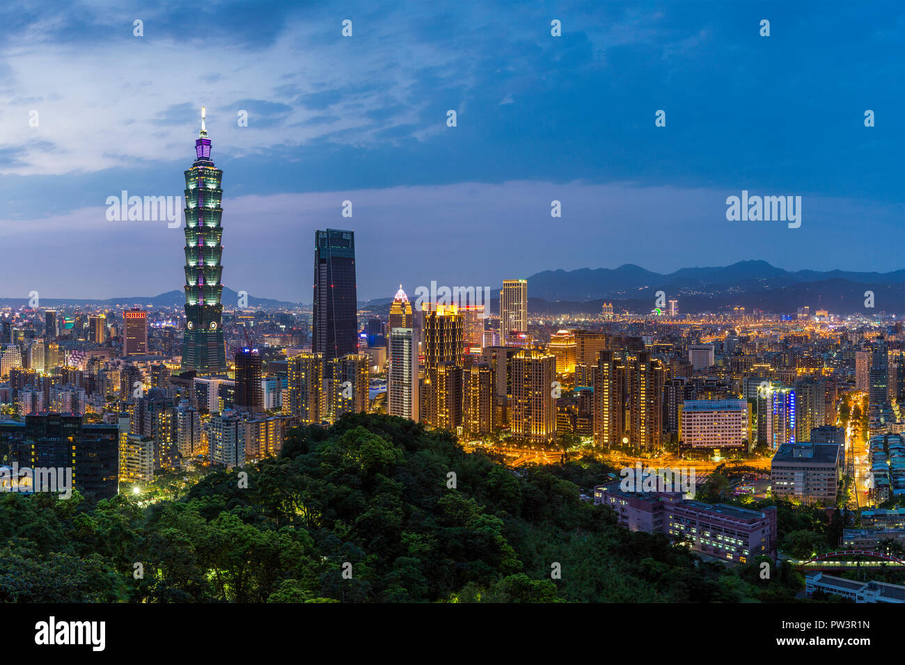 Taiwan, Taipei, City skyline and Taipei 101 building in the Xinyi district Stock Photo