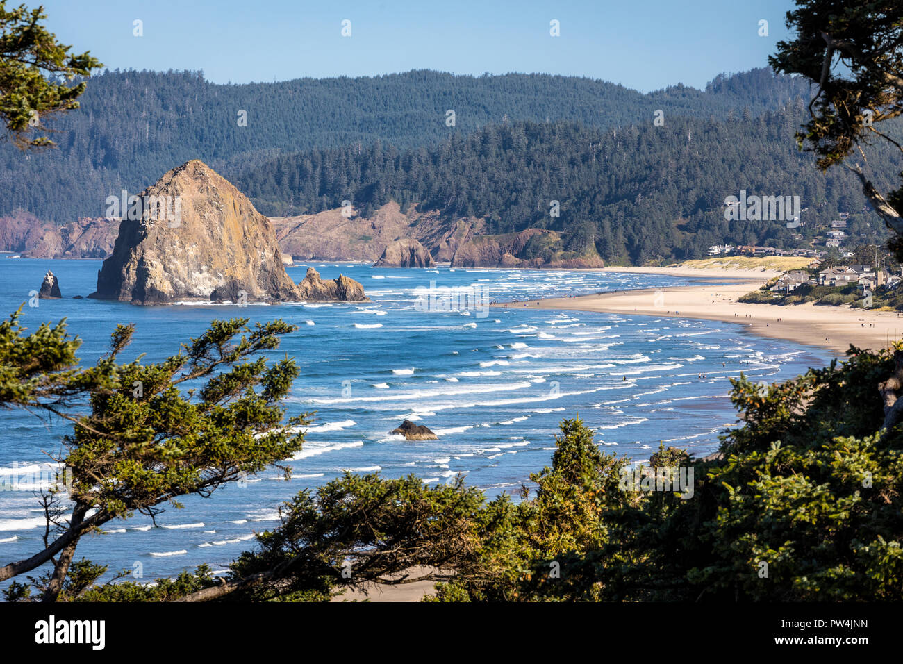 Haystack Rock in Cannon Beach, Oregon, USA. Stock Photo