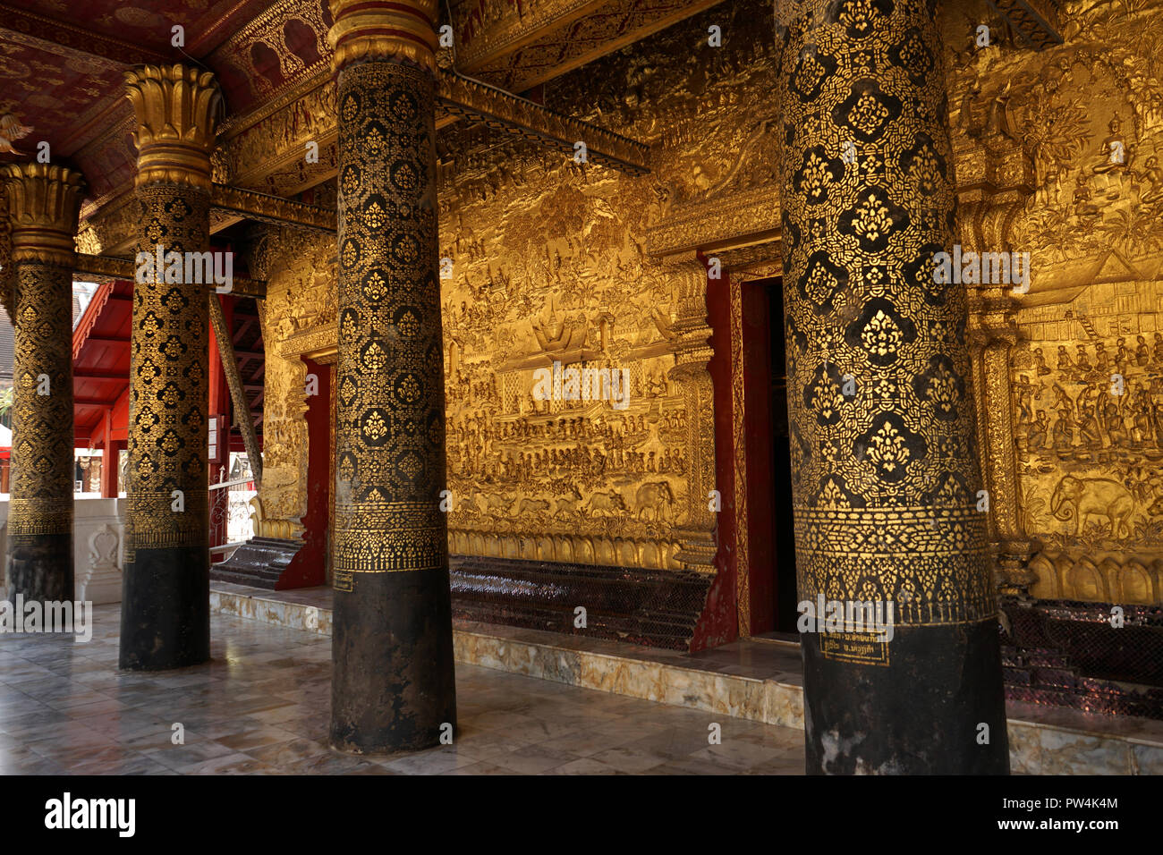 Vergoldetes Relief, Szenen aus dem Vessantara Jataka, Säulen, Vat Vat Mai, Luang Prabang, Laos, Asien Stock Photo