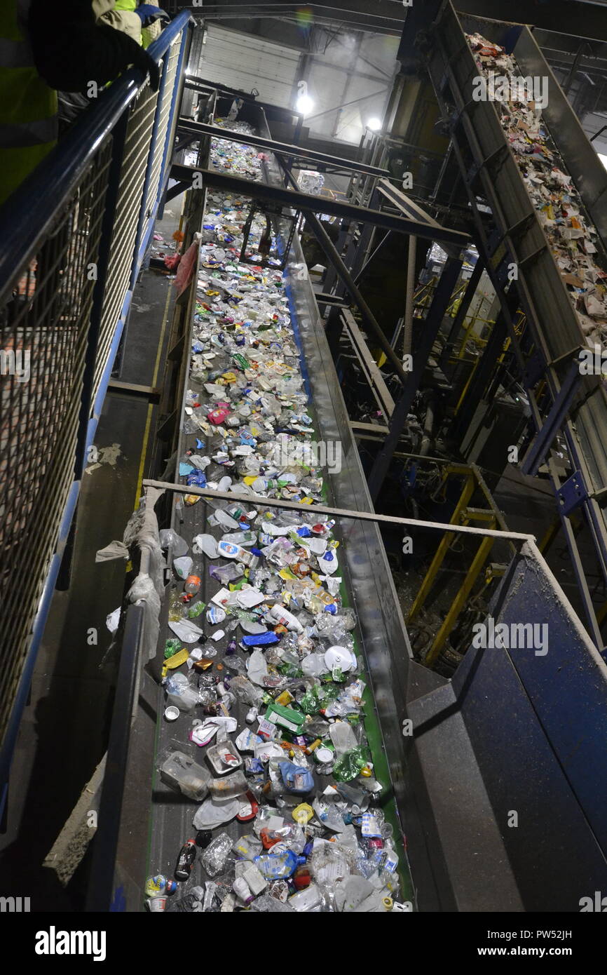 Milton Keynes Waste Recovery Park, Recycling Factory, Milton Keynes, Buckinghamshire, England, UK. Stock Photo