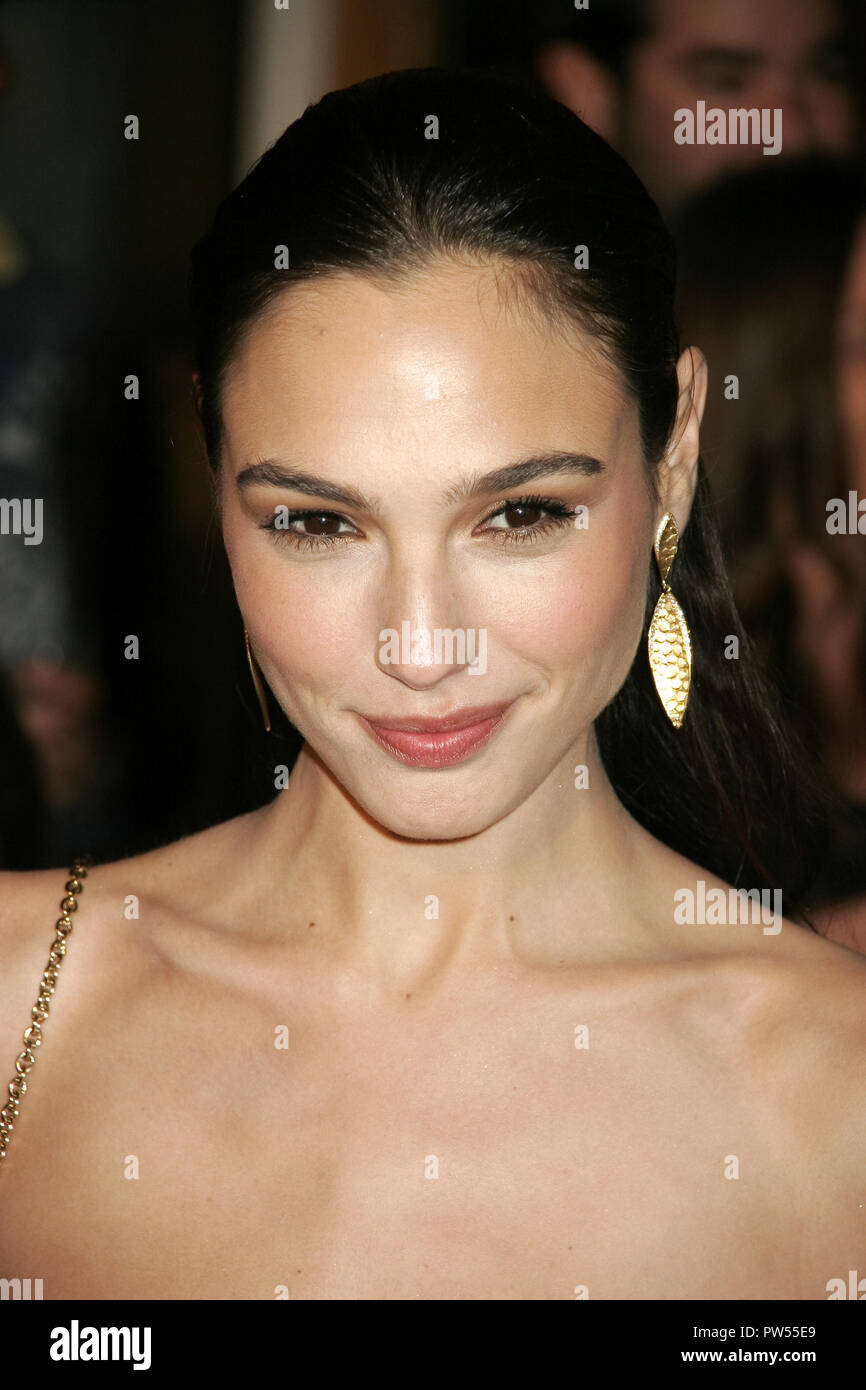 Gal gadot fast and furious hi-res stock photography and images - Alamy