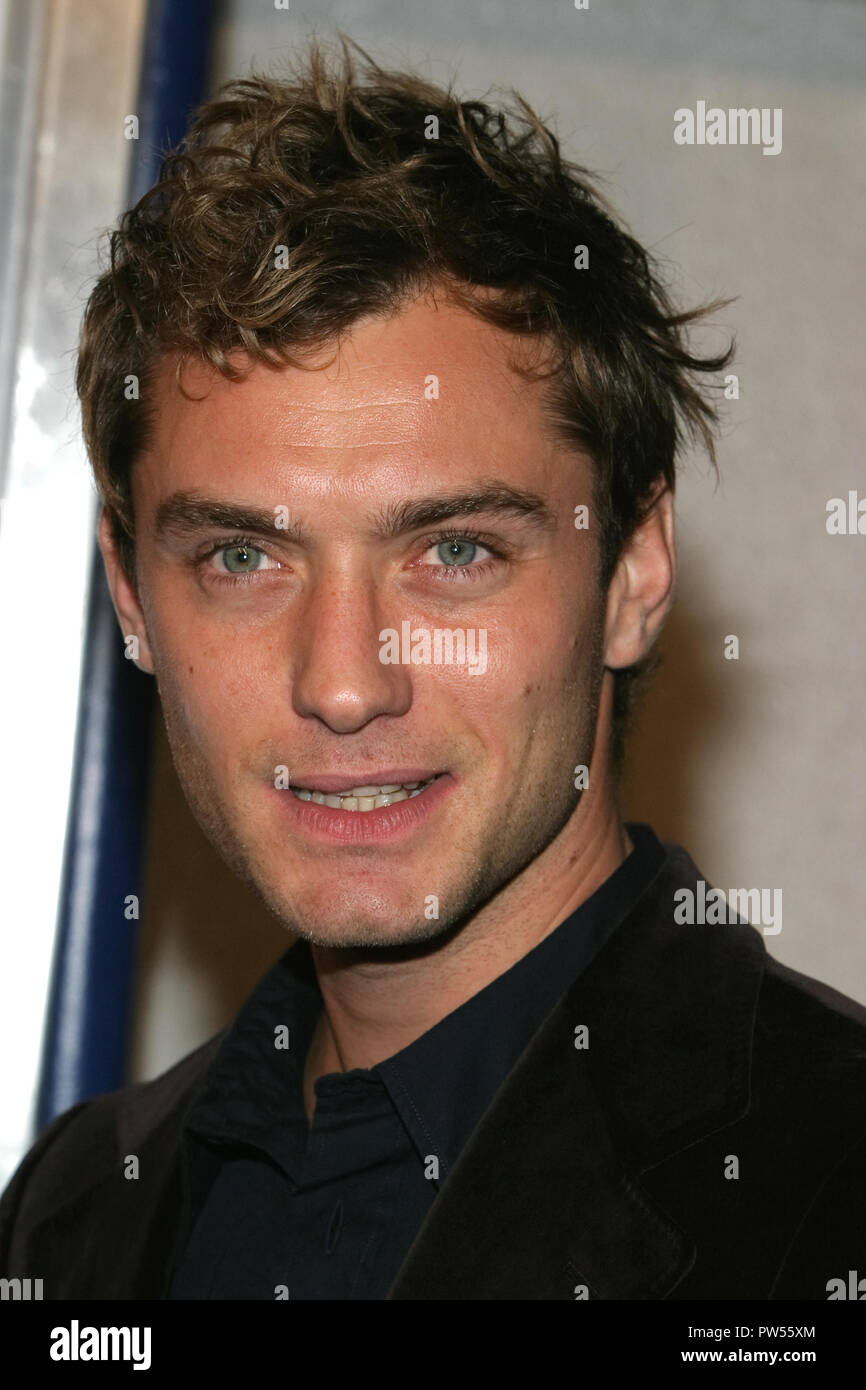 Jude Law  11/22/04 CLOSER premiere   @ Mann Village, Los Angeles, Photo by Kazumi Nakamoto/Hollywood News Wire File Reference # 33683 536HNWPLX Stock Photo