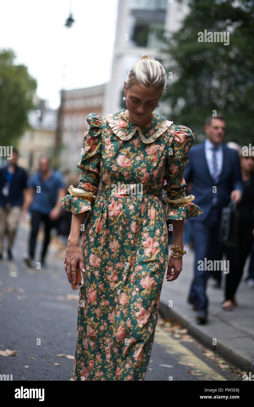 Quiet fashion hi-res stock photography and images - Alamy