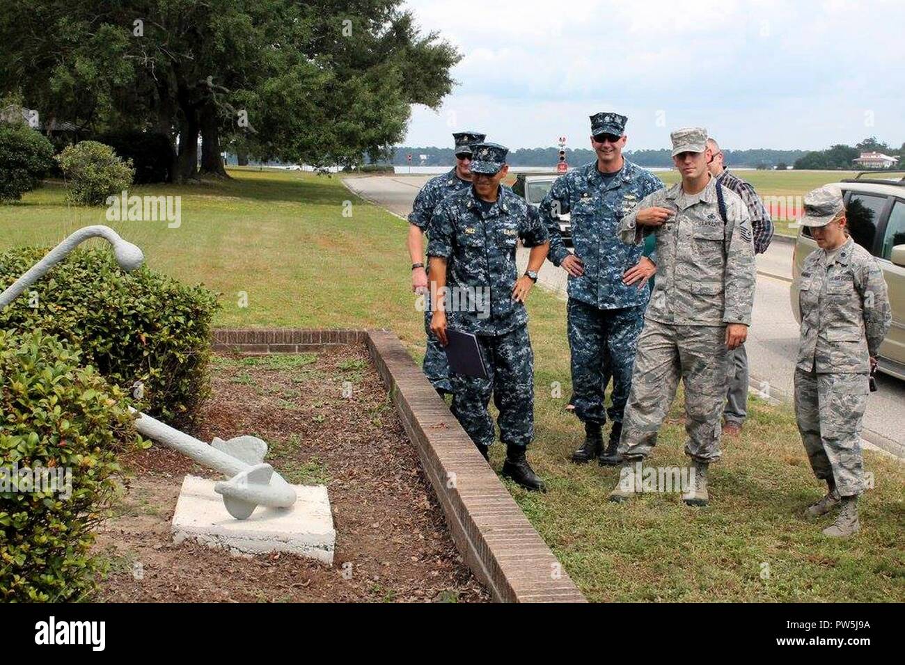 Biloxi Miss Newly Pinned Chief Petty Officers U S Air Force Master Sergeant Joshua Anderson And Chief Aviation Electronics Technician Hugo Paez Show Center For Naval Aviation Technical Training Unit Cnattu Keesler Commanding