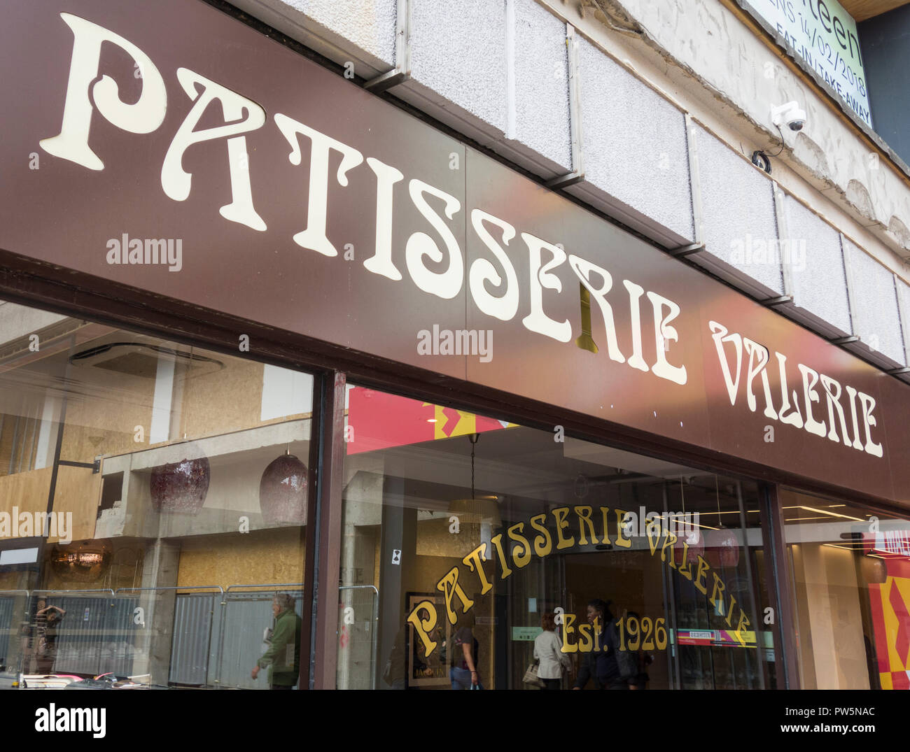 London, England, UK. 12 October, 2018.  Patisserie Valerie cafe in King's Mall, Hammersmith closed and deserted due to financial uncertainty © Benjamin John/ Alamy Live News. Stock Photo
