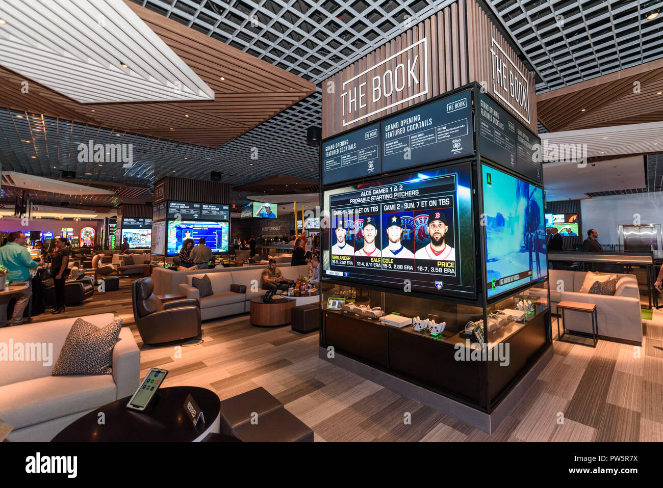 Las Vegas, NV, USA. 11th Oct, 2018. ***HOUSE COVERAGE*** Atmosphere  pcitured as NFL Hall of Famer Terrell Owens opens the all-new race and  sports book at The LINQ Hotel & Casino on