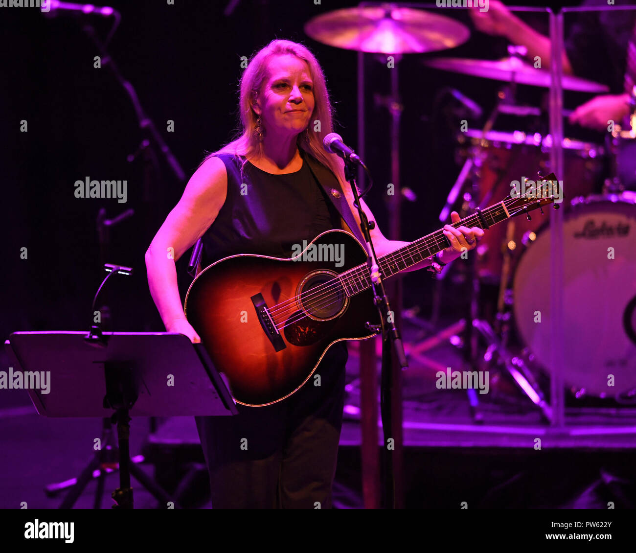 FORT LAUDERDALE FL - OCTOBER 12: Mary Chapin Carpenter performs at The Broward Center on October 12, 2018 in Fort Lauderdale, Florida. Credit: mpi04/MediaPunch Stock Photo