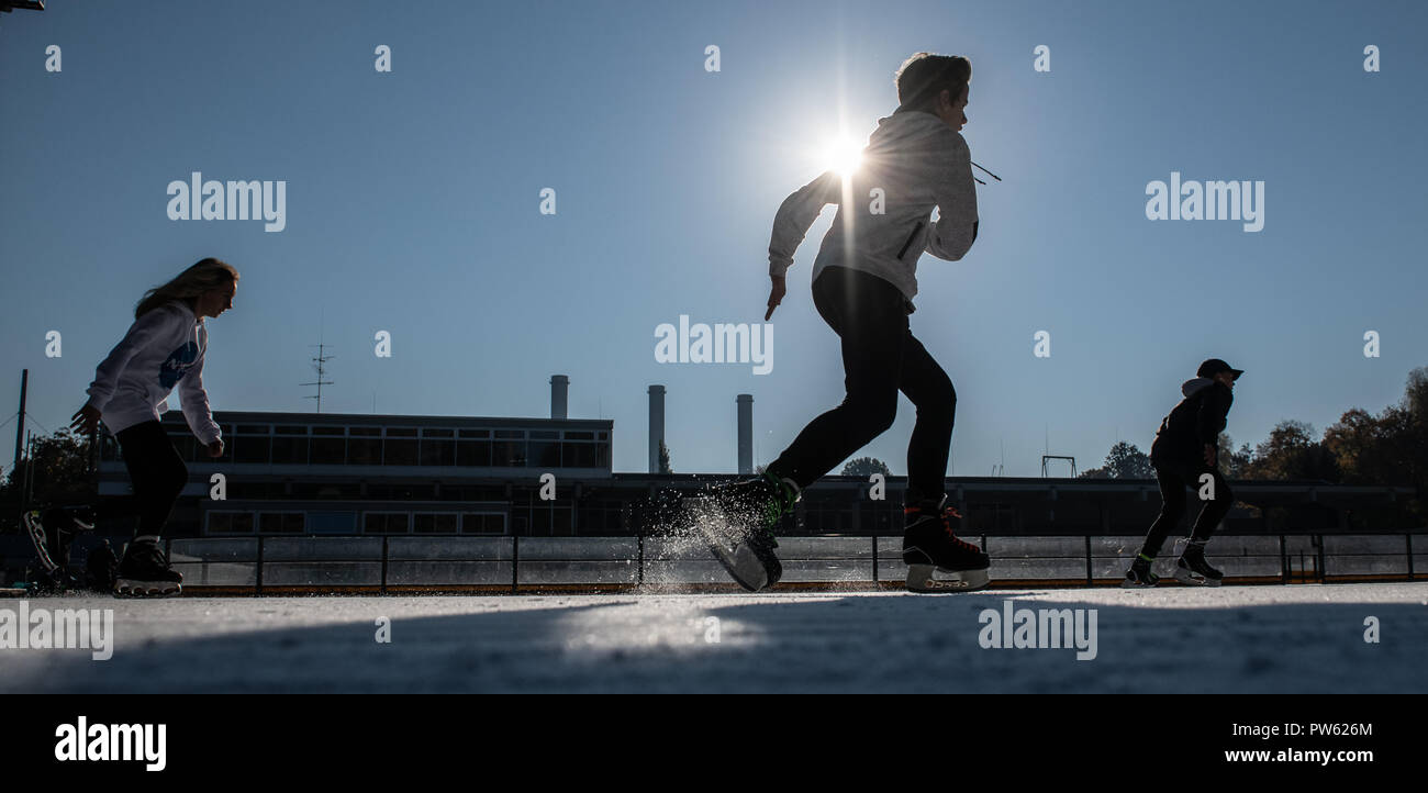 13 October 2018, Berlin Many people enjoying the start of the ice skating season under the 13 October 2018, Berlin Many people enjoying the start of the ice skating season under the