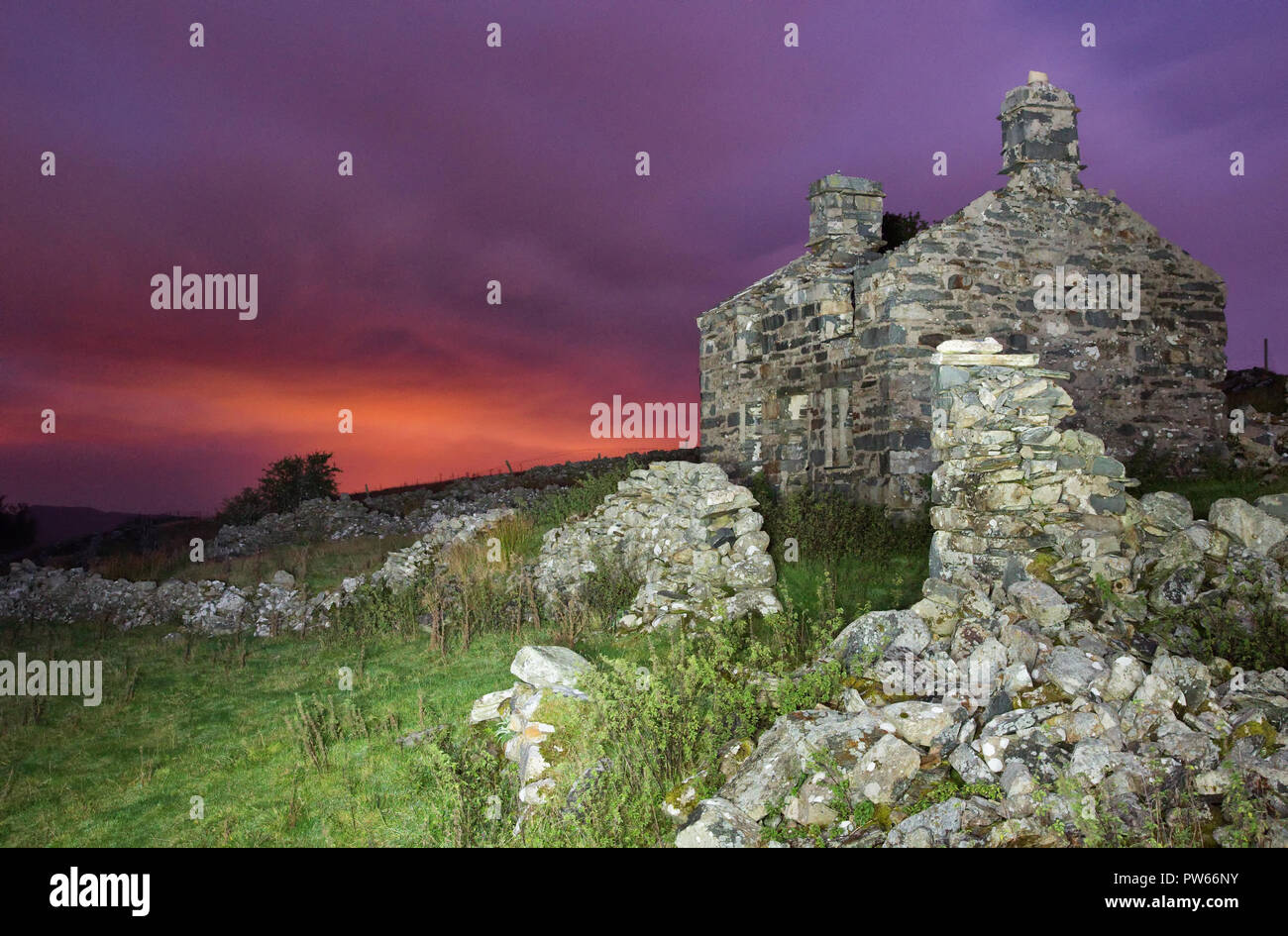 Abandoned Stone Farmhouse Stock Photo Alamy