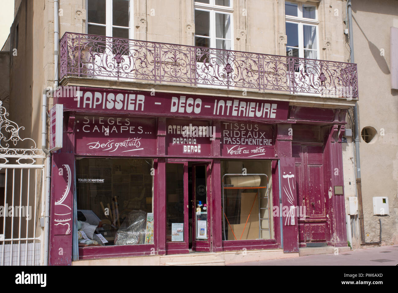 Interior decorators shop in Narbonne Stock Photo