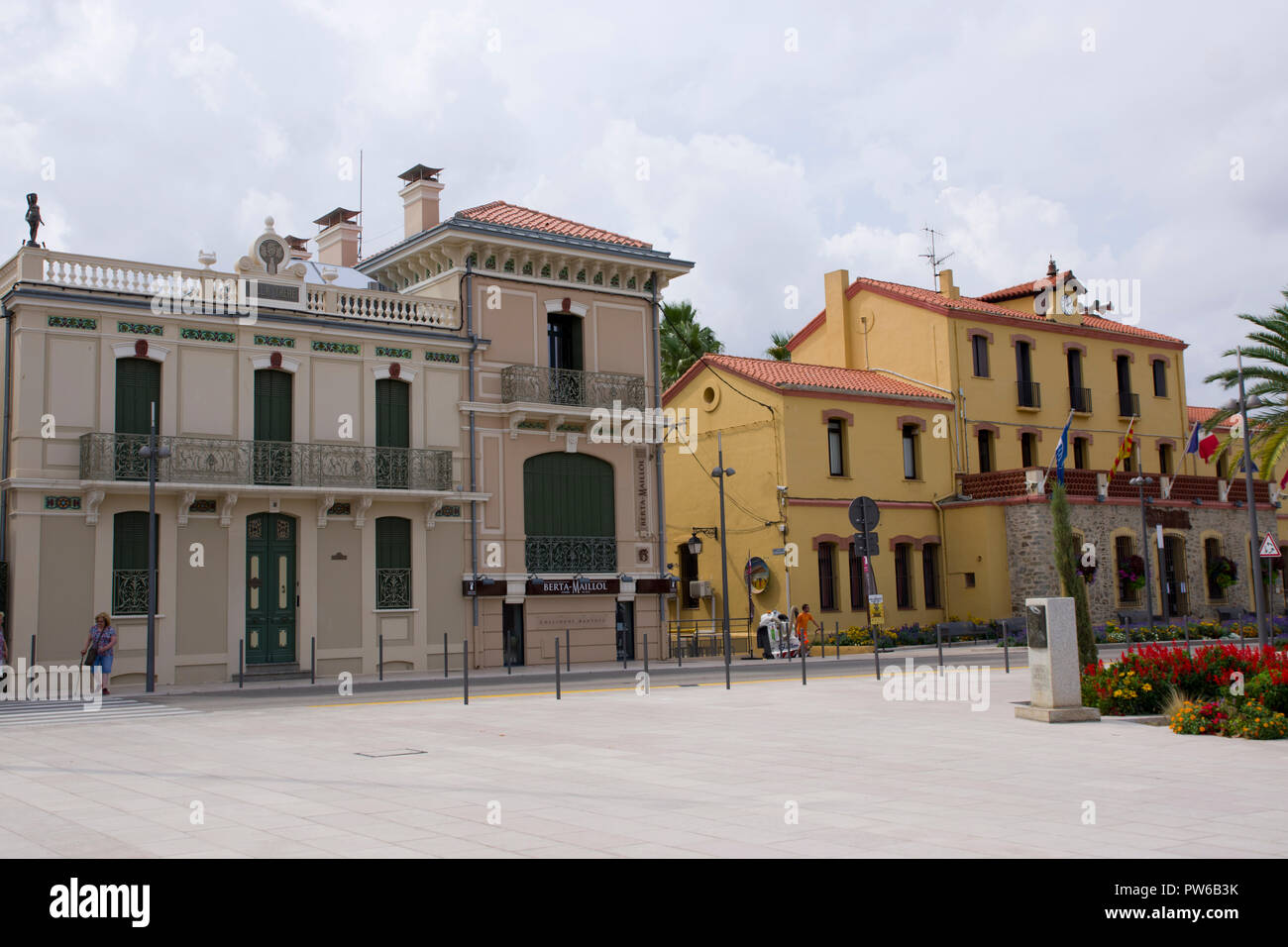 Place armand lanoux hi-res stock photography and images - Alamy