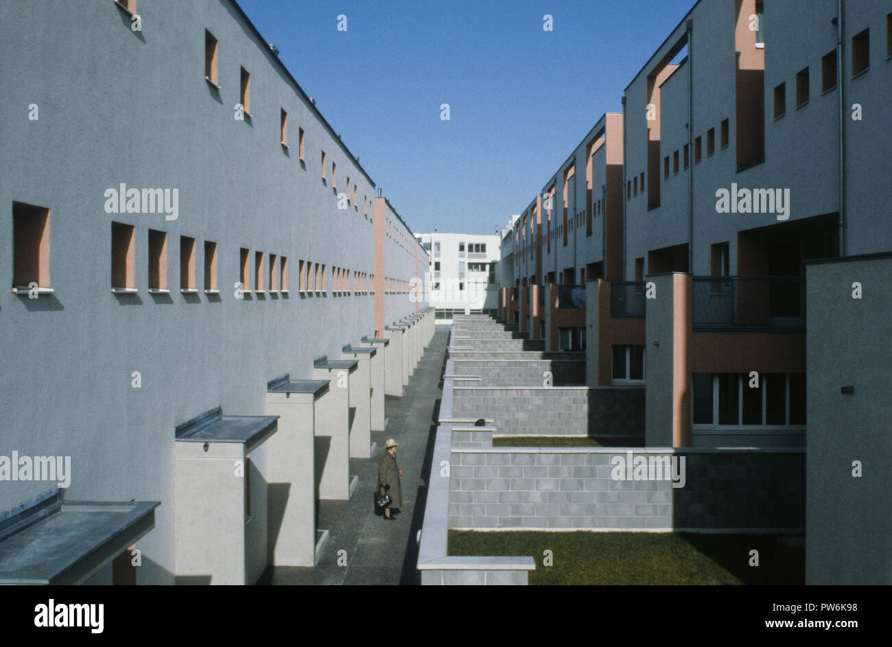 Wien, Wohnbau der 1980er Jahre, Siedlung Traviatagasse Stock Photo