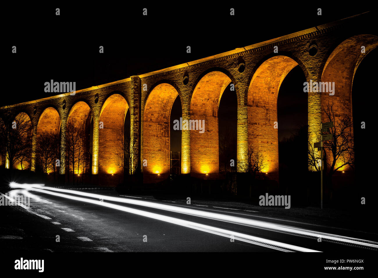 Altenbeken Viaduct beleuchtet.deutschland.eisenbahnbrücke.nachtaufnahme Stock Photo