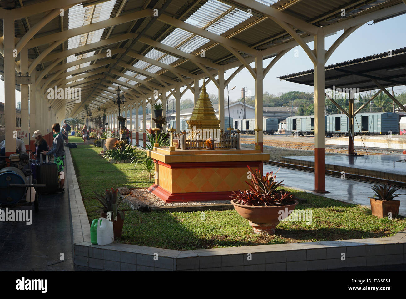 Bahnsteig und Gleise, Bahnhof, Chiang Mai, Thailand, Asien Stock Photo