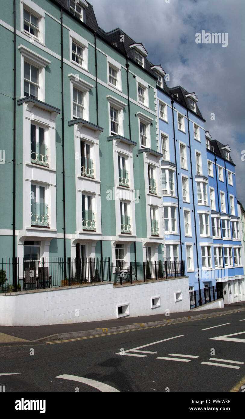 PEMBROKESHIRE; TENBY; TERRACED HOUSES Stock Photo Alamy