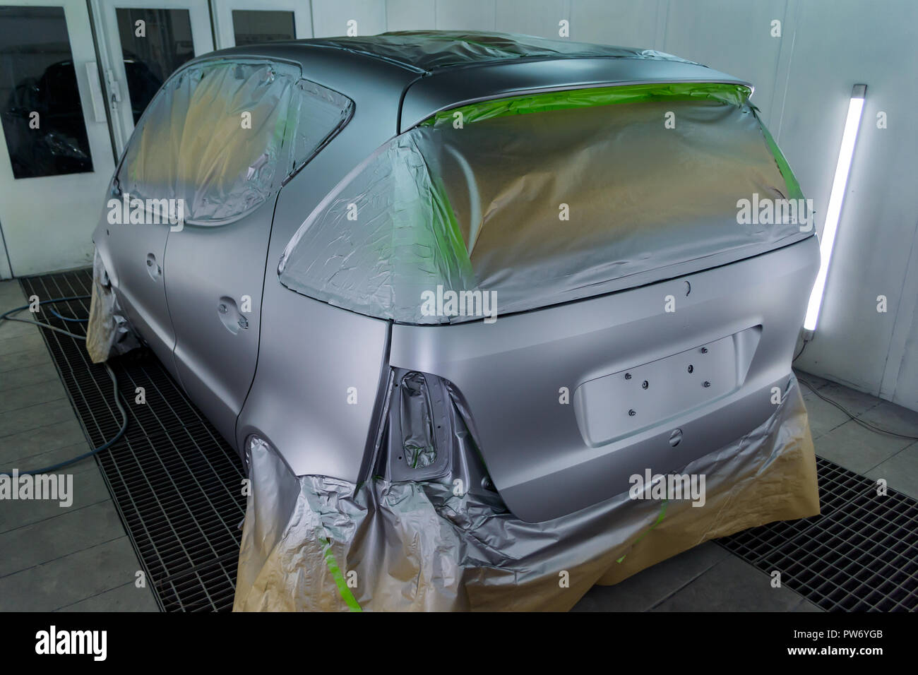 Silver Body Paint High Resolution Stock Photography and Images - Alamy