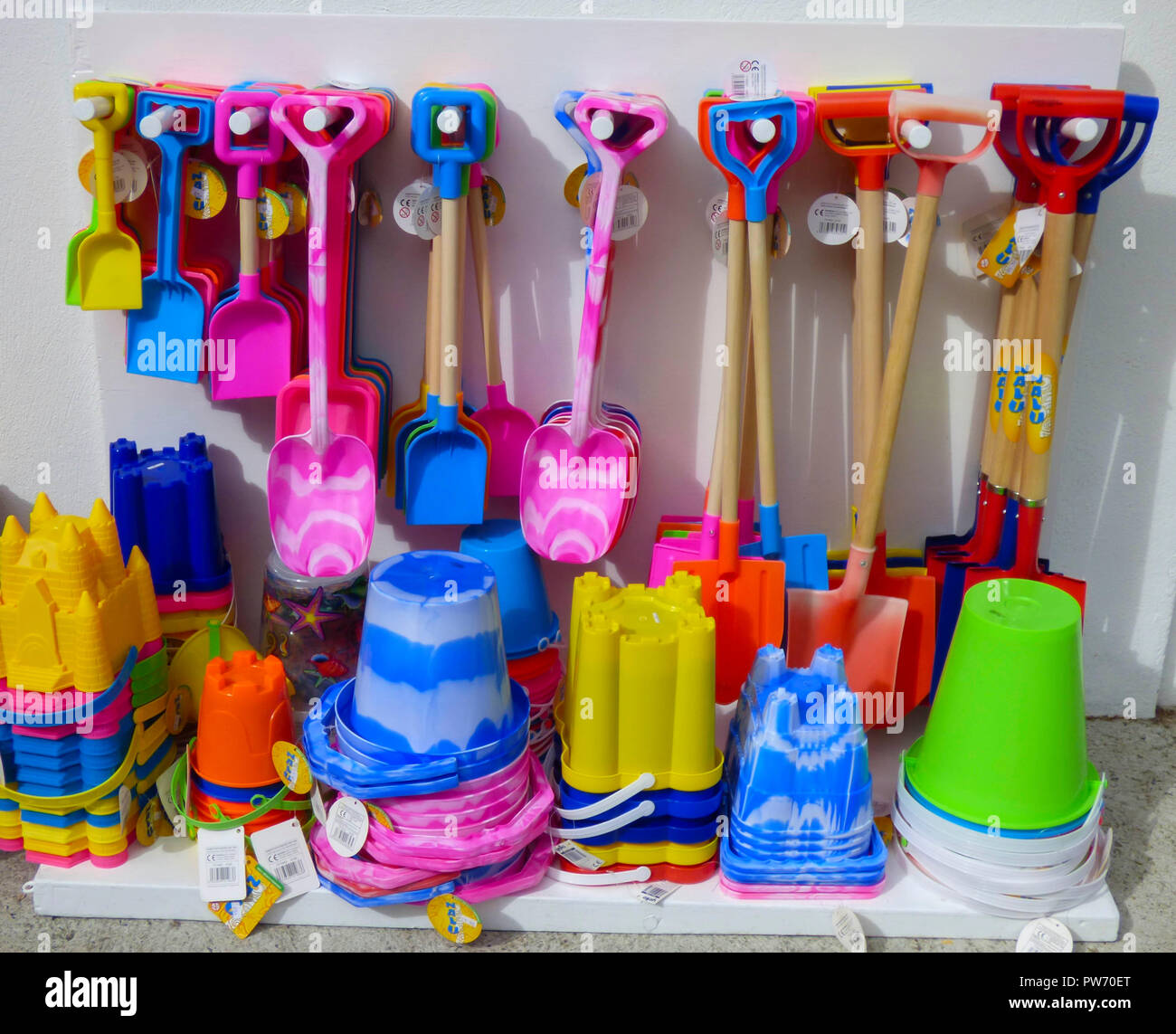 Buckets and spades for sale hires stock photography and images Alamy