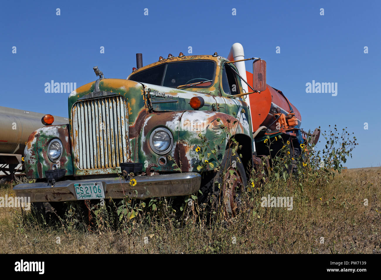 Old vintage trucks hi-res stock photography and images - Alamy