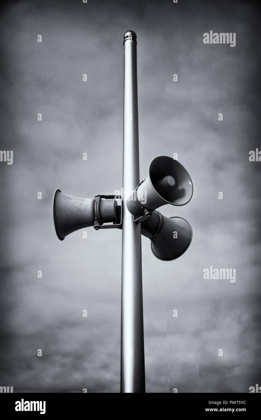 Speaker horn hires stock photography and images Alamy