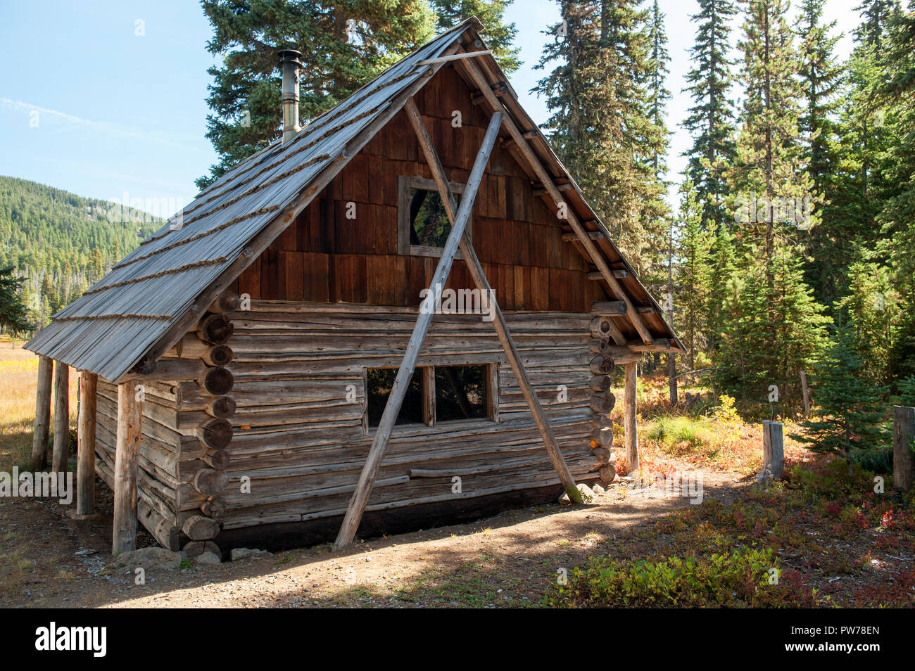 Log Cabin Forest Not Winter Not Old Stock Photos Log Cabin